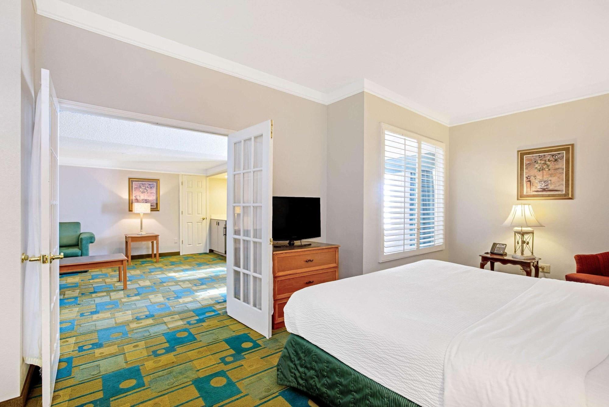 La Quinta Inn By Wyndham El Paso Cielo Vista Εξωτερικό φωτογραφία