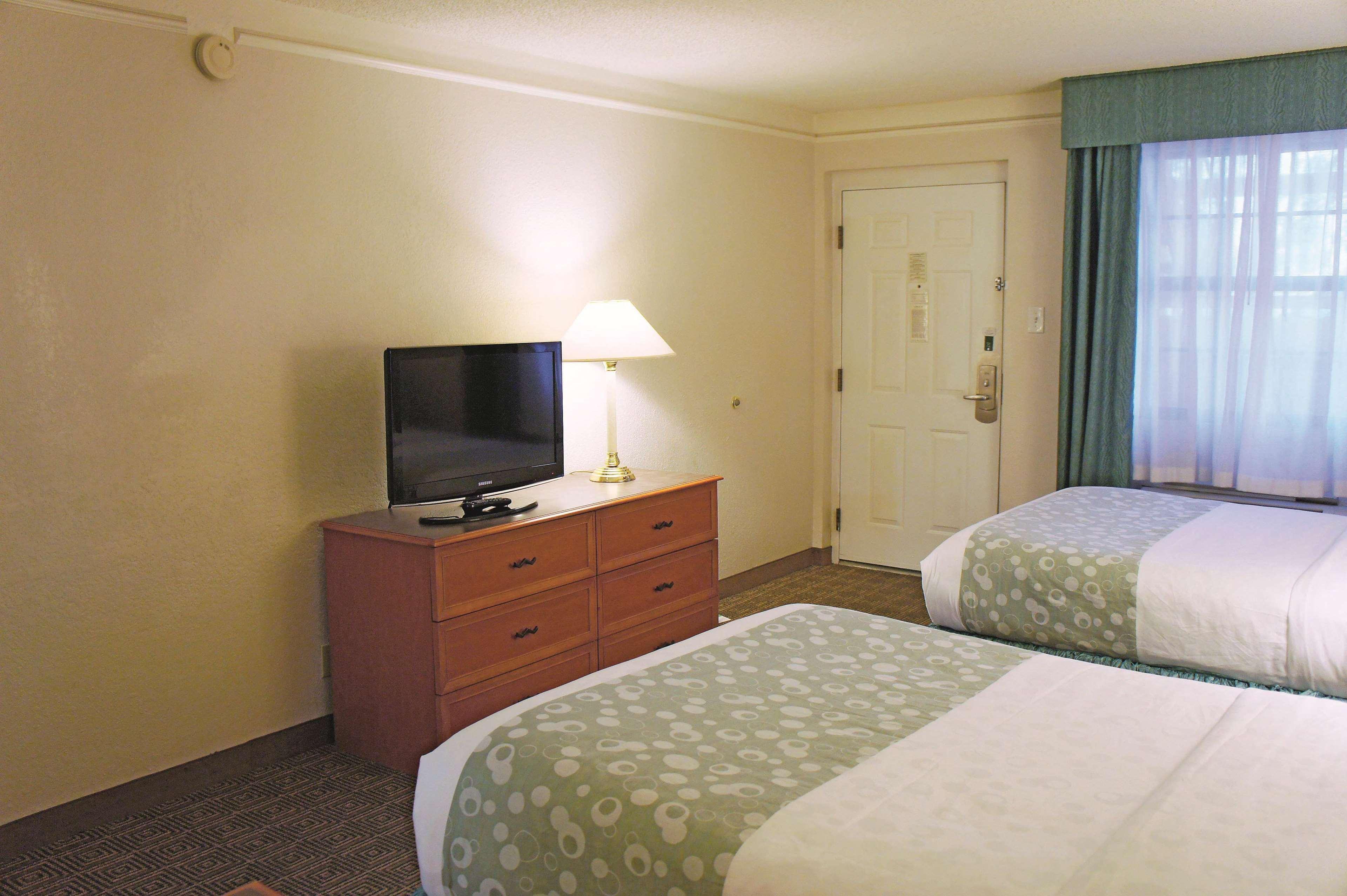 La Quinta Inn By Wyndham El Paso Cielo Vista Εξωτερικό φωτογραφία