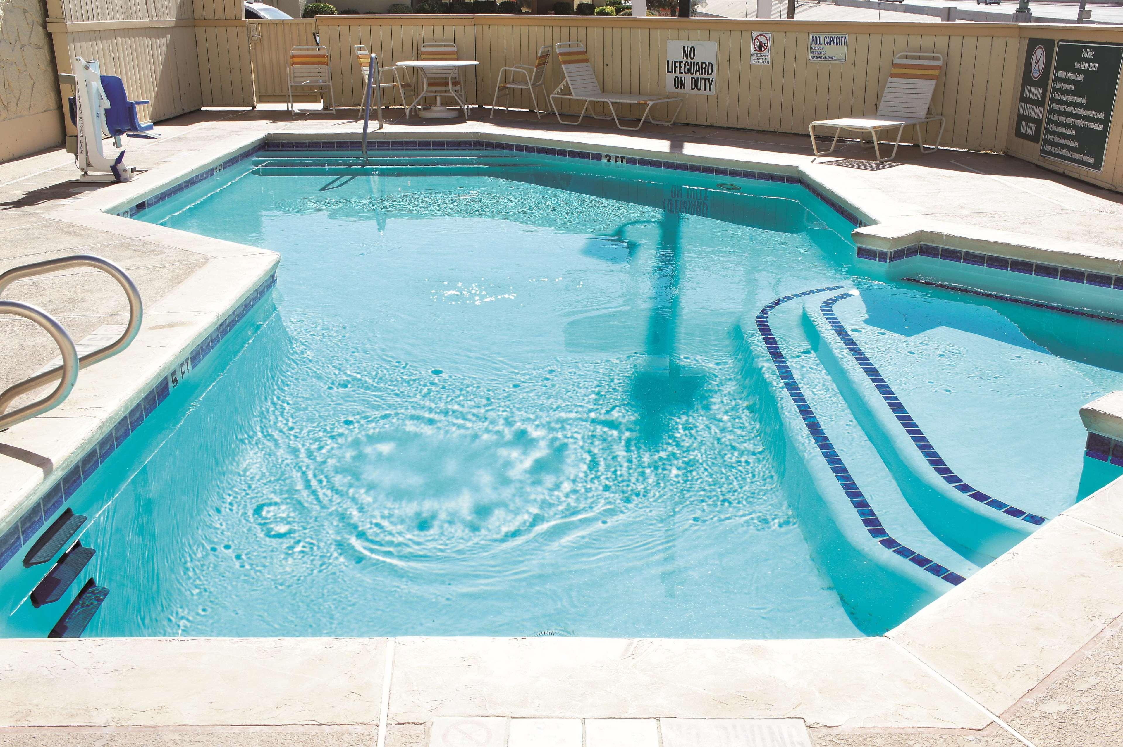 La Quinta Inn By Wyndham El Paso Cielo Vista Εξωτερικό φωτογραφία