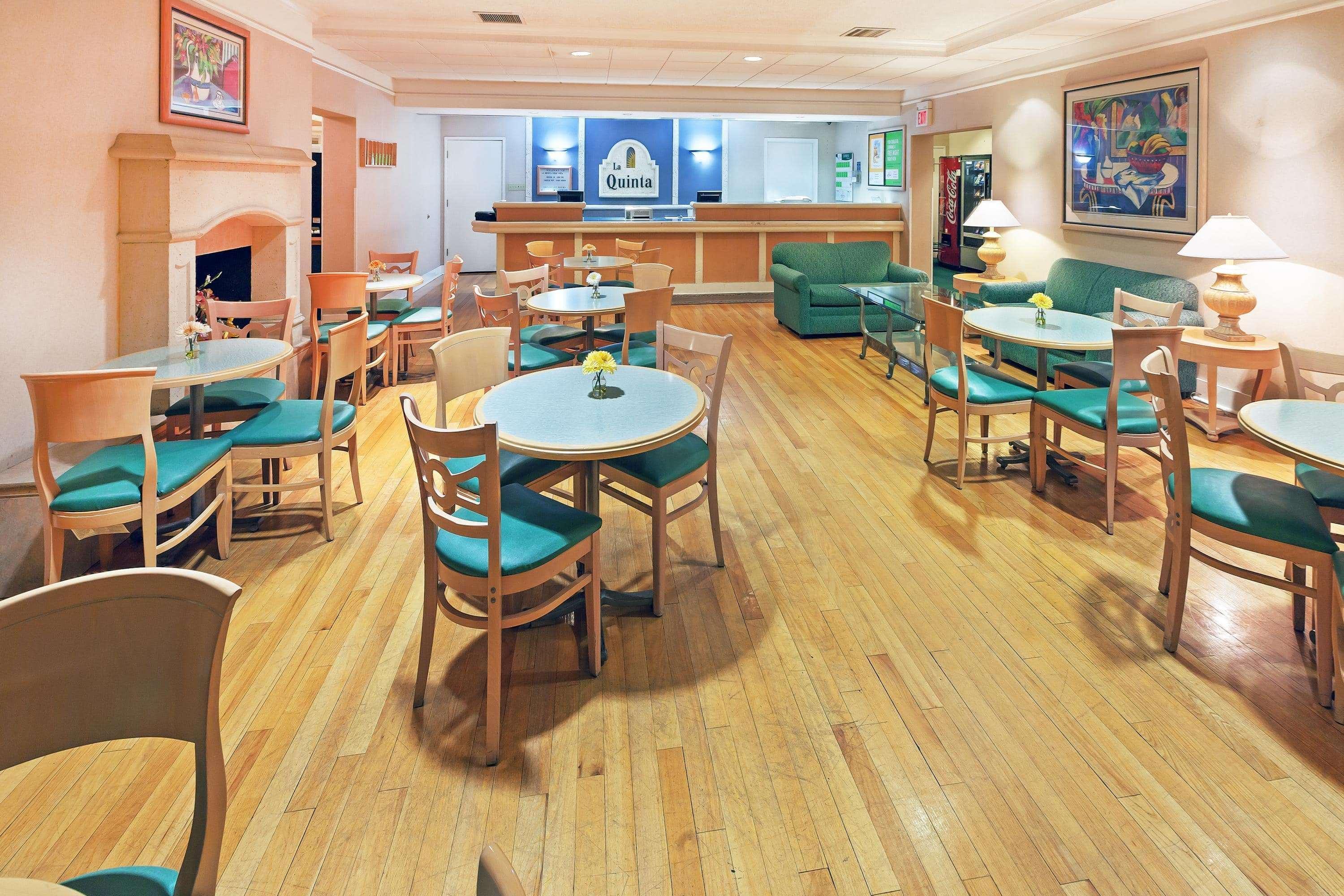 La Quinta Inn By Wyndham El Paso Cielo Vista Εξωτερικό φωτογραφία