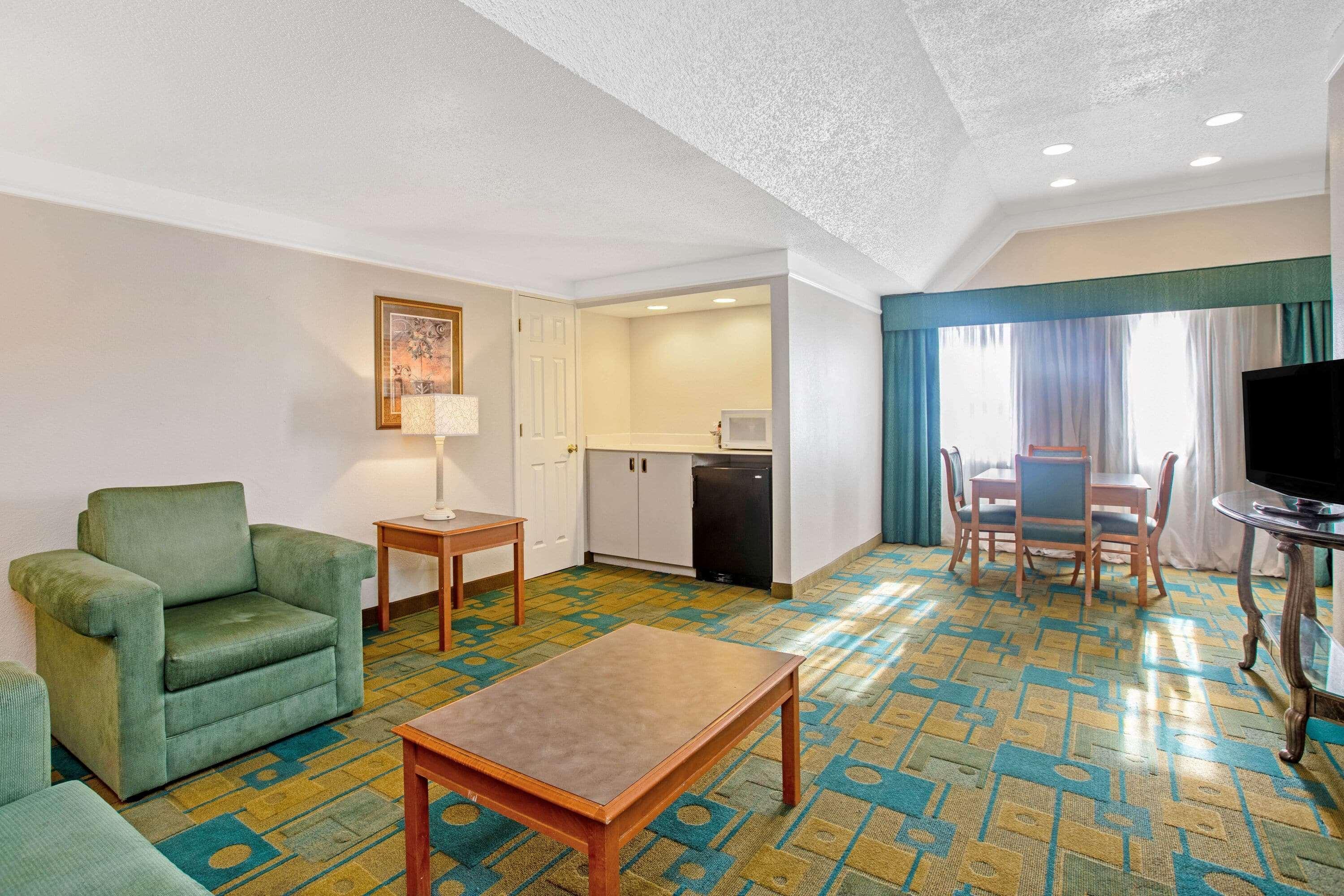 La Quinta Inn By Wyndham El Paso Cielo Vista Εξωτερικό φωτογραφία